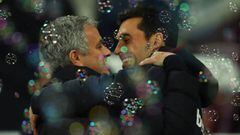 Abrazo entre Jose Mourinho y &Aacute;lvaro Arbeloa.