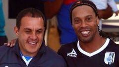 Cuauht&eacute;moc Blanco y Ronaldinho