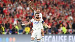 Karim Benzema y Dani Ceballos celebran la consecuci&oacute;n de la Decimocuarta Copa de Europa del Real Madrid.