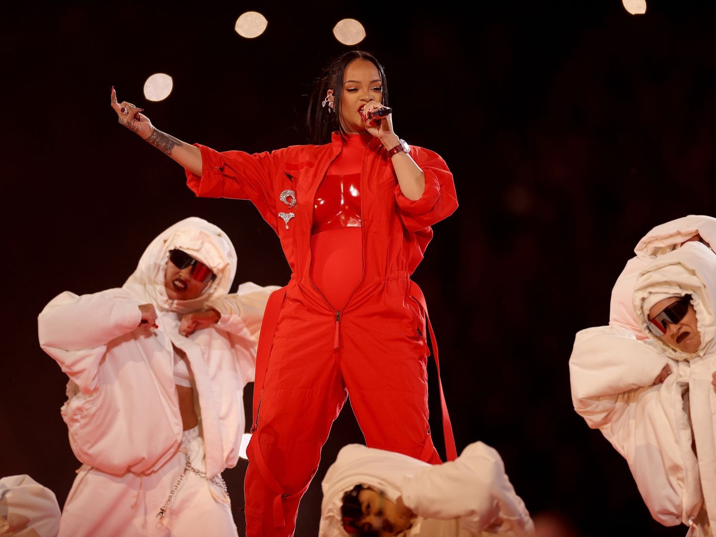 Halftime Show Super Bowl 2023 live reactions: is Rihanna pregnant - AS USA