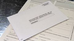 Archivo - Ejemplo de voto por correo que se puede obtener en Correos para las elecciones del 4 de mayo.