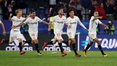 Sevilla&rsquo;s Guido Pizarro celebrates scoring their third goal with Ever Banega, Franco Vazquez, Joaquin Correa and team mates.