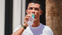 El agua mineral de Cristiano Ronaldo levanta sospechas de falsedad