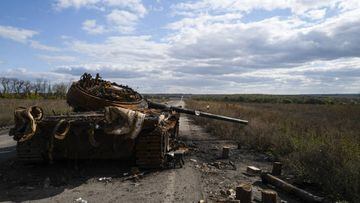 KHARKIV, UKRAINE - OCTOBER 13: Destroyed Russian tank is seen outside of Izyum district of Kharkiv Oblast, Ukraine on October 13, 2022. (Photo by Wolfgang Schwan/Anadolu Agency via Getty Images)