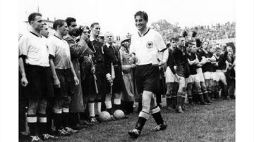 Fritz participó en su único Mundial con 33 años en Suiza 54, donde fue la figura de la Alemania que venció a la poderosa Hungría en la Final. 
