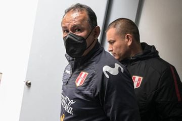 Peru's coach Juan Reynoso leaves after a press conference in Lima on September 9, 2022, ahead of their friendly football matches against Mexico and El Salvador. (Photo by Ernesto BENAVIDES / AFP) (Photo by ERNESTO BENAVIDES/AFP via Getty Images)
