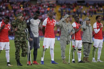 El derbi bogotano por la fecha 19 de la Liga Águila terminó 0-0, con poco fútbol de ambos lados pero que sirvió como homenaje para los militares heridos en la guerra.
