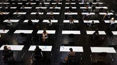 Dortmund (Germany), 25/06/2020.- Over 700 students of the TU Dortmund University write their exams in German for Foreigners in the Westfalenhalle in Dortmund, Germany, 25 June 2020. In order to slow down the ongoing pandemic of COVID-19 disease caused by 