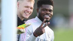 ST ALBANS, ENGLAND - NOVEMBER 11: (L-R) Aaron Ramsdale and Thomas Partey of Arsenal during a training session at London Colney on November 11, 2022 in St Albans, England. (Photo by Stuart MacFarlane/Arsenal FC via Getty Images)