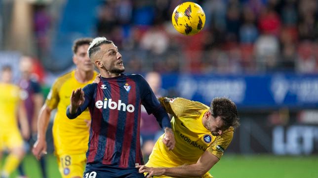 Stoichkov, pieza clave, renueva dos temporadas más con el Eibar