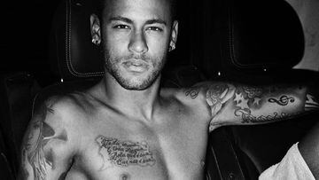 Neymar posa desnudo antes del Real Madrid - PSG