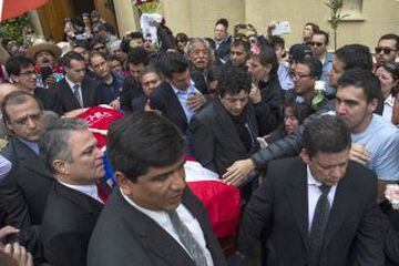 Cientos de personas llegaron hasta el funeral del ex comentarista deportivo.
