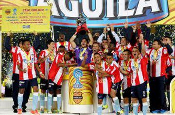 JUNIOR DE BARRANQUILLA | Los albirrojos lograron su primer título de Copa tras vencer en la final a Santa Fe de Bogotá.
