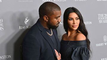 Kim Kardashian llora y habla de lo difícil que es ejercer la copaternidad con Kanye West. Te compartimos los detalles de la entrevista con Angie Martinez.
