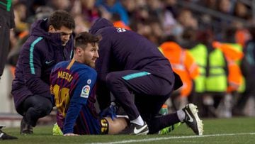 Messi suffers thigh knock