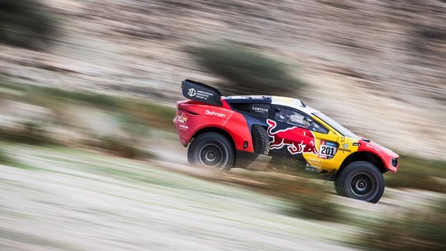 Loeb se lleva una alegría y Sainz acaba tercero