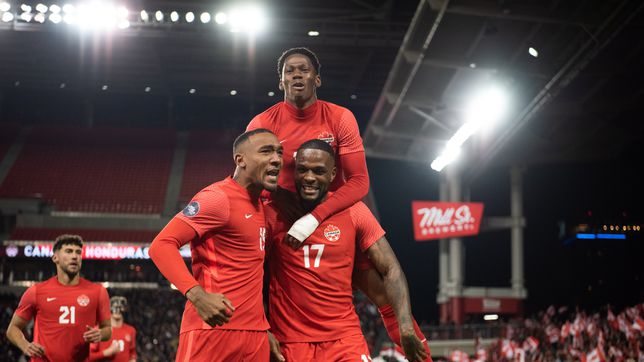 Larin marca dos goles a Honduras y amenaza al Real Madrid