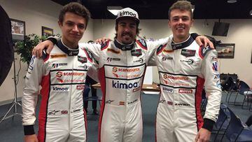 Lando Norris, Fernando Alonso y Phil Hanson.