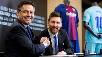 Josep Mar&iacute;a Bartomeu, junto a Leo Messi, capit&aacute;n del Barcelona. 