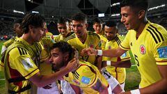 Colombia's forward Tomas Gutierrez (C) celebrates with his teammates after scoring against Japan during the Argentina 2023 U-20 World Cup Group C football match between Japon and Colombia at the Diego Armando Maradona stadium in La Plata, Argentina, on May 24, 2023. (Photo by LUIS ROBAYO / AFP)