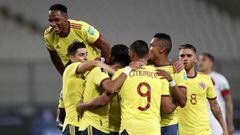 Jugadores de la Selecci&oacute;n Colombia en un partido ante Per&uacute;