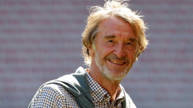 Who is Jim Ratcliffe, the British billionaire who wants to buy Manchester United?