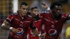 Leonardo Castro y Didier Morneo celebrando un gol del Medell&iacute;n ante Alianza Petrolera por la Liga &Aacute;guila II-2017