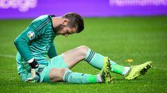 Spain&#039;s goalkeeper David de Gea is injured during the UEFA Euro 2020 Group F qualification football match Sweden v Spain in Solna, Sweden on October 15, 2019. (Photo by Anders WIKLUND / various sources / AFP) / Sweden OUT