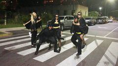 Sebastián Pérez, Frank Fabra y Wilmar Barrios aprovecharon Halloween para disfrazarse de Batman