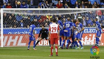 Diego Reyes, titular en la victoria del Espanyol ante el Alavés