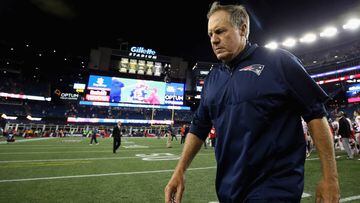 FOXBORO, MA - SEPTEMBER 07: Head coach Bill Belichick of the New England Patriots walks off the field after the Kansas City Chiefs defeated the New England Patriots 42-27 at Gillette Stadium on September 7, 2017 in Foxboro, Massachusetts.   Adam Glanzman/Getty Images/AFP == FOR NEWSPAPERS, INTERNET, TELCOS &amp; TELEVISION USE ONLY ==