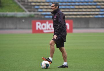 FC Barcelona's head coach Ernesto Valverde attends a training session ahead of the Rakuten Cup football match with Chelsea, in Machida, suburban Tokyo on July 22, 2019. - Barcelona and Chelsea will play for the Rakuten Cup in Saitama on July 23.
