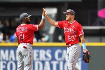 Mike Trout hits 3-run home run in win over Blue Jays