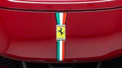 ¿Cuántos autos vende y cuánto dinero gana Ferrari por día?