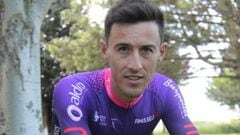 El ciclista espa&ntilde;ol Jos&eacute; Manuel D&iacute;az posa con el maillot del Burgos-BH.