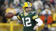 Green Bay Packers quarterback Aaron Rodgers throws a pass against the New York Giants