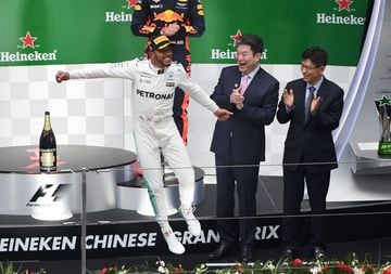 Lewis Hamilton es el piloto que más veces hasta el momento ha ganado el GP de China habiéndolo conseguido en cinco ocasiones