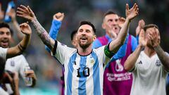 El astro argentino Lionel Messi marcó gol en la victoria de Argentina 2-0 ante México para igualar al portugués Cristiano Ronaldo en tantos del Mundial.