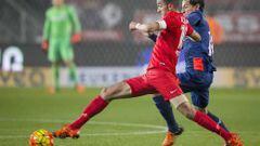 Guardado dio la asistencia para el segundo gol del PSV ante el Twente. 
