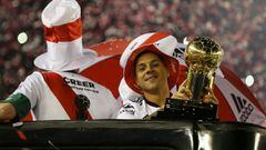 Soccer Football - Recopa Sudamericana - Second Leg - River Plate v Athletico Paranaense - Antonio Vespucio Liberti Stadium, Buenos Aires, Argentina - May 30, 2019    River Plate&#039;s Enzo Perez celebrates with the trophy on an open-top bus after winning the Recopa   REUTERS/Agustin Marcarian