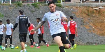 El delantero chileno actuó en Vitoria de Brasil y hoy busca nuevo club.