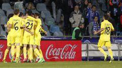 Los jugadores del Villarreal celebran el gol.
