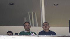 Gerardo Martino lleg&oacute; al Azteca para ver el Cruz Azul-Chivas.