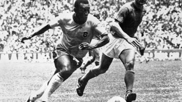 How many World Cups did Pelé play in and how many did ‘O’Rei’ win with Brazil?
