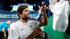 CHARLOTTE, NORTH CAROLINA - JULY 20: Marcos Alonso of Chelsea greets fans after the Pre-Season Friendly match between Chelsea FC and Charlotte FC at Bank of America Stadium on July 20, 2022 in Charlotte, North Carolina.   Jacob Kupferman/Getty Images/AFP
== FOR NEWSPAPERS, INTERNET, TELCOS & TELEVISION USE ONLY ==