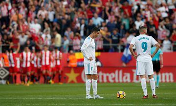 Soccer Football - Liga Santander - Girona vs Real Madrid - Estadi Montilivi, Girona, Spain - October 29, 2017   Real Madridâs Cristiano Ronaldo and Karim Benzema lookdejected after Girona scored 