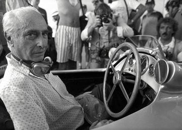 El ex piloto de velocidad argentino es considerado uno de los mejores de la historia. Consiguió cinco Campeonatos Mundiales de Fórmula 1, todos ellos después de los 40 años, el primero en la temporada 1951 y cuatro de forma consecutiva entre 1954 y 1957. Se retiró de las pistas a la edad de 47 años y falleció en julio de 1995, a los 84.