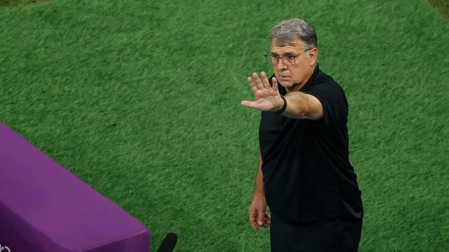 Gerardo Martino es criticado al llegar a la Ciudad de México