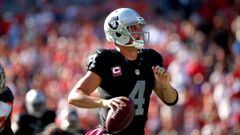 TAMPA, FL - OCTOBER 30: Quarterback Derek Carr #4 of the Oakland Raiders looks for a receiver during the fourth quarter of an NFL game against the Tampa Bay Buccaneers on October 30, 2016 at Raymond James Stadium in Tampa, Florida.   Brian Blanco/Getty Images/AFP == FOR NEWSPAPERS, INTERNET, TELCOS &amp; TELEVISION USE ONLY ==