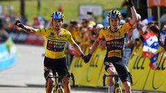 PLATEAU DE SALAISON, FRANCE - JUNE 12: (L-R) Race winner Primoz Roglic of Slovenia Yellow Leader Jersey and stage winner Jonas Vingegaard Rasmussen of Denmark and Team Jumbo - Visma celebrate at finish line during the 74th Criterium du Dauphine 2022 - Stage 8 a 138,8km stage from Saint-Alban-Leysse to Plateau de Salaison 1495m / #WorldTour / #Dauphiné / on June 12, 2022 in Plateau de Salaison, France. (Photo by Dario Belingheri/Getty Images)
